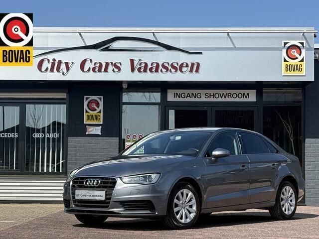 Grijs Gebruikt 2015 Audi A3 Attraction Sedan | € 9.999 (Goede deal) - Afbeelding 1/4