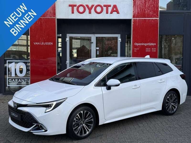 Wit Nieuw 2025 Toyota Corolla Business Edition Stationwagen | € 39.469 (Eerlijke prijs) - Afbeelding 1/4