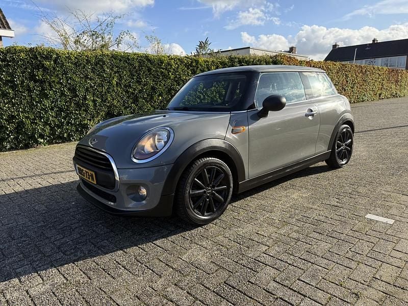 Grijs Gebruikt 2014 Mini Cooper Hatchback | € 7.650 (Goede deal) - Afbeelding 1/4