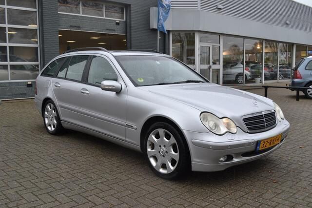 Grijs Gebruikt 2003 Mercedes C200 Avantgarde Stationwagen | € 1.499 (Goede deal) - Afbeelding 1/4