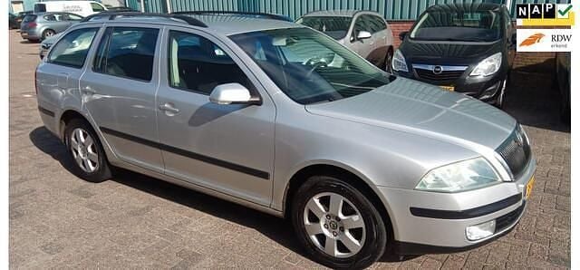 Grijs Gebruikt 2005 Skoda Octavia Elegance Stationwagen | € 1.950 (Eerlijke prijs) - Afbeelding 1/4