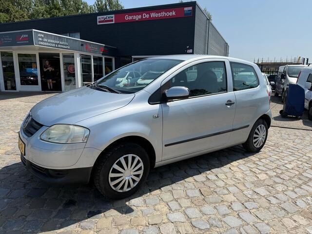 Grijs Gebruikt 2007 VW Fox Trendline Hatchback | € 1.950 (Iets duurder) - Afbeelding 1/4