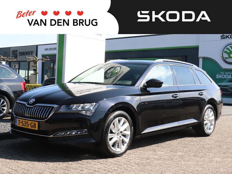 Zwart Gebruikt 2023 Skoda Superb Business Line Stationwagen | € 30.845 (Goede deal) - Afbeelding 1/4