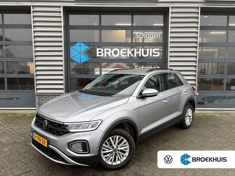 Grijs Occasion 2023 VW T-Roc Life SUV | € 22.650 (Goede deal) - Afbeelding 1/4