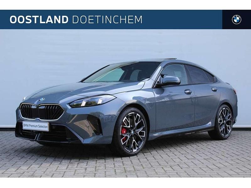 Grijs Gebruikt 2025 BMW 220 Comfort Edition Coupé | € 60.000 - Afbeelding 1/4
