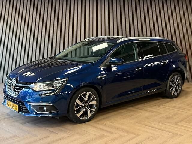 Blauw Occasion 2018 Renault Mégane GrandTour Bose Edition Stationwagen | € 9.995 (Goede deal) - Afbeelding 1/4