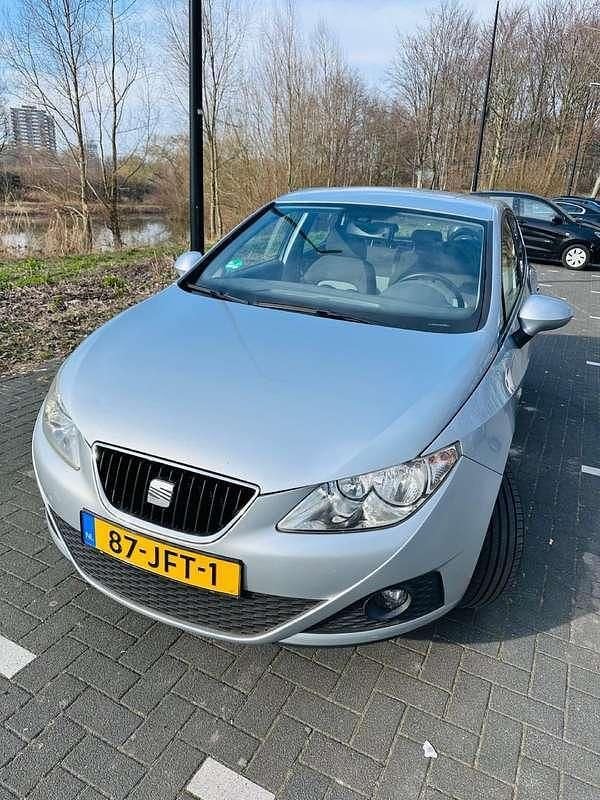 Grijs Gebruikt 2009 Seat Ibiza Stylance MPV | € 5.000 (Eerlijke prijs) - Afbeelding 1/4