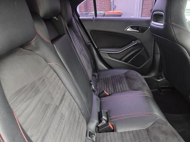 Occasion Mercedes A180 Ambition 123 PK (90 kW) 2014 Zwart Hatchback