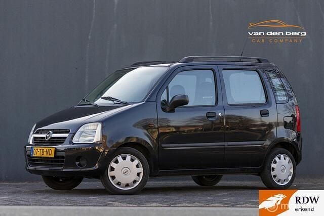 Zwart Occasion 2006 Opel Agila Essentia Hatchback | € 1.750 (Iets duurder) - Afbeelding 1/4