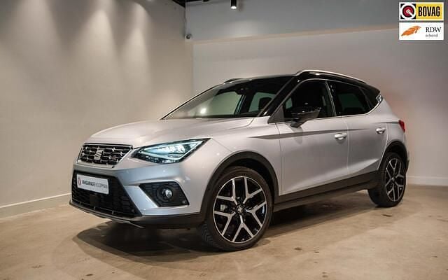 Grijs Gebruikt 2021 Seat Arona FR SUV | € 22.995 (Eerlijke prijs) - Afbeelding 1/4