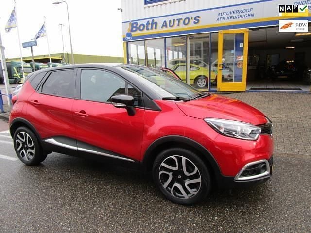 Rood (metallic) Gebruikt 2016 Renault Captur Dynamique SUV | € 12.750 (Iets duurder) - Afbeelding 1/4