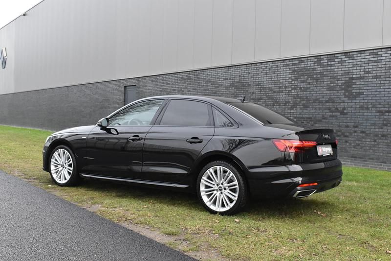 Occasion Audi A4 S-Line 2023 Zwart Sedan