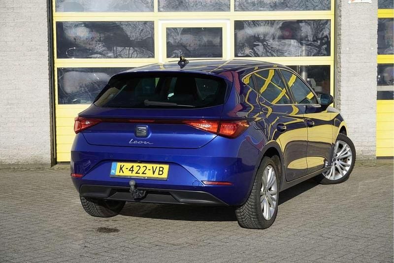 Occasion Seat Leon Style 2021 Blauw Hatchback