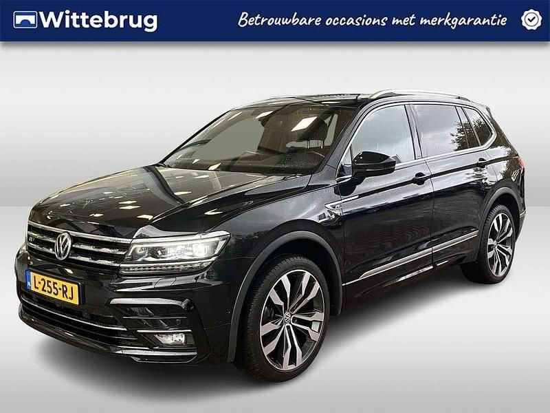 Zwart, metallic lak Occasion 2021 VW Tiguan Allspace Highline SUV | € 35.950 (Eerlijke prijs) - Afbeelding 1/3