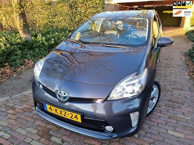 Grijs Occasion 2013 Toyota Prius Hatchback | € 8.445 (Goede deal) - Afbeelding 1/4