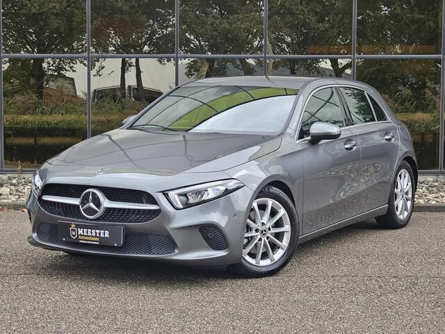 Grijs Gebruikt 2019 Mercedes A200 Hatchback | € 25.945 (Super prijs) - Afbeelding 1/4