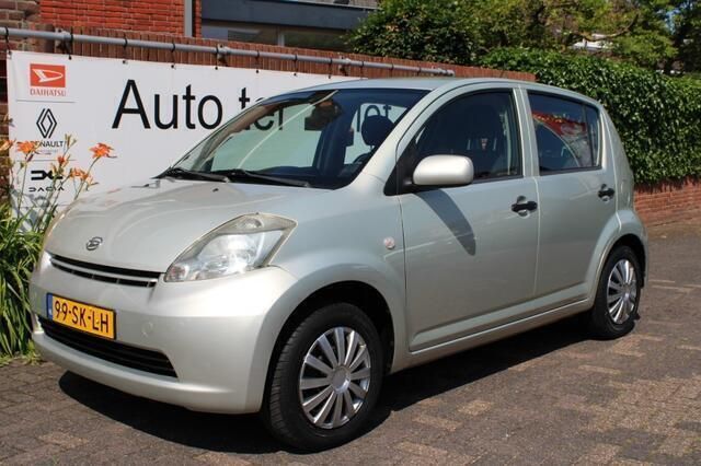 Beige Gebruikt 2006 Daihatsu Sirion Hatchback | € 3.650 (Iets duurder) - Afbeelding 1/4