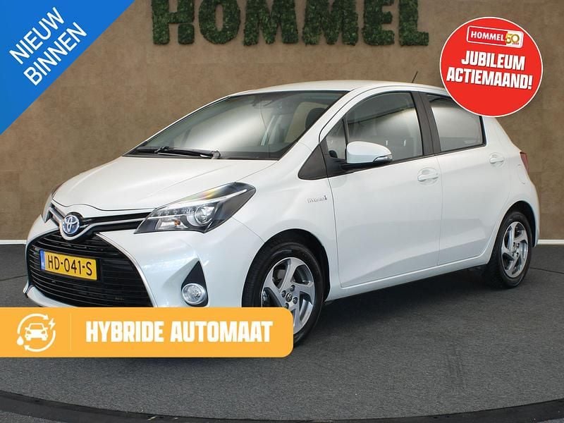 Wit Gebruikt 2015 Toyota Yaris Hybrid Hatchback | € 14.645 (Eerlijke prijs) - Afbeelding 1/3