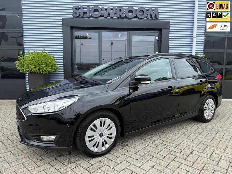 Zwart Gebruikt 2016 Ford Focus Trend Stationwagen | € 10.895 (Goede deal) - Afbeelding 1/4