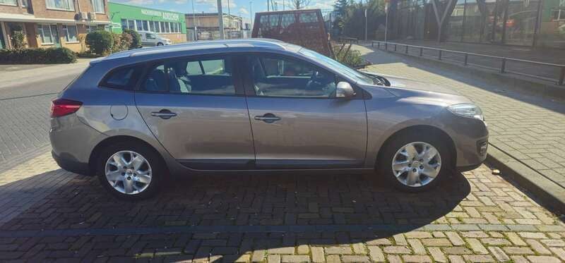 Grijs Gebruikt 2013 Renault Mégane GrandTour Stationwagen | € 3.500 (Eerlijke prijs) - Afbeelding 1/4