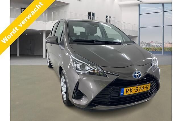 Grijs Gebruikt 2017 Toyota Yaris Hatchback | € 14.899 (Eerlijke prijs) - Afbeelding 1/4