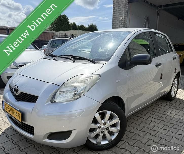 Gebruikt 2010 Toyota Yaris Cool | € 3.500 (Eerlijke prijs) - Afbeelding 1/4