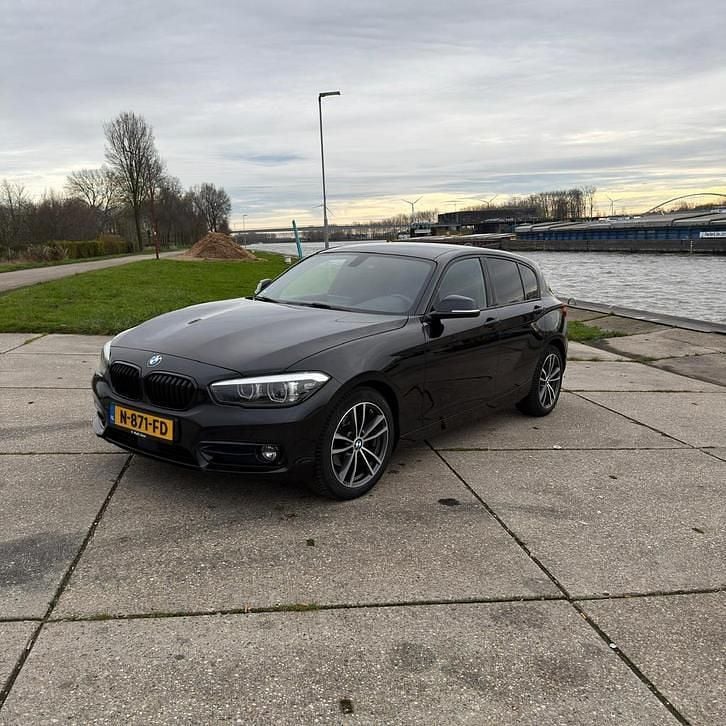 Gebruikt 2018 BMW 118 Executive Hatchback | € 14.995 (Super prijs) - Afbeelding 1/4