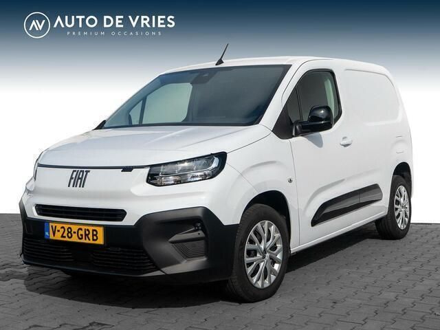 Wit Gebruikt 2024 Fiat Doblò S MPV | € 17.950 (Eerlijke prijs) - Afbeelding 1/4