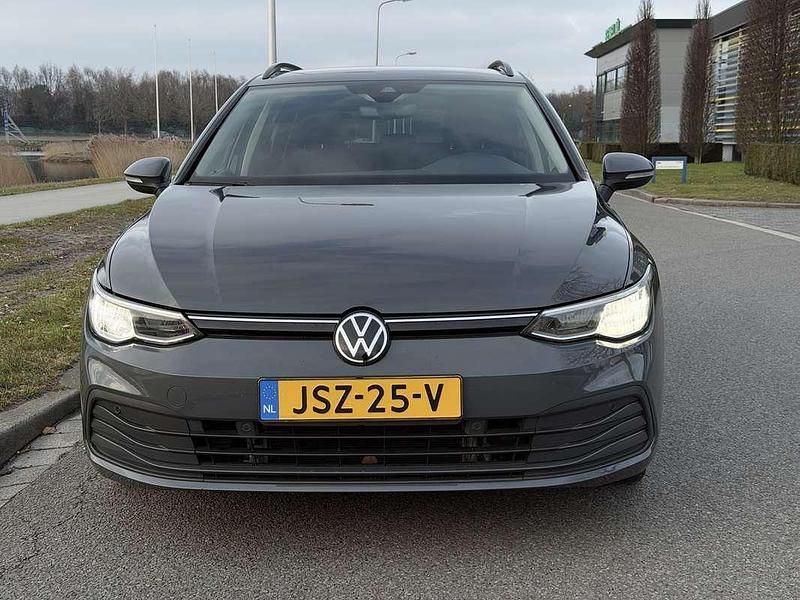 Occasion VW Golf VIII Life 110 PK (80 kW) 2021 Grijs Stationwagen