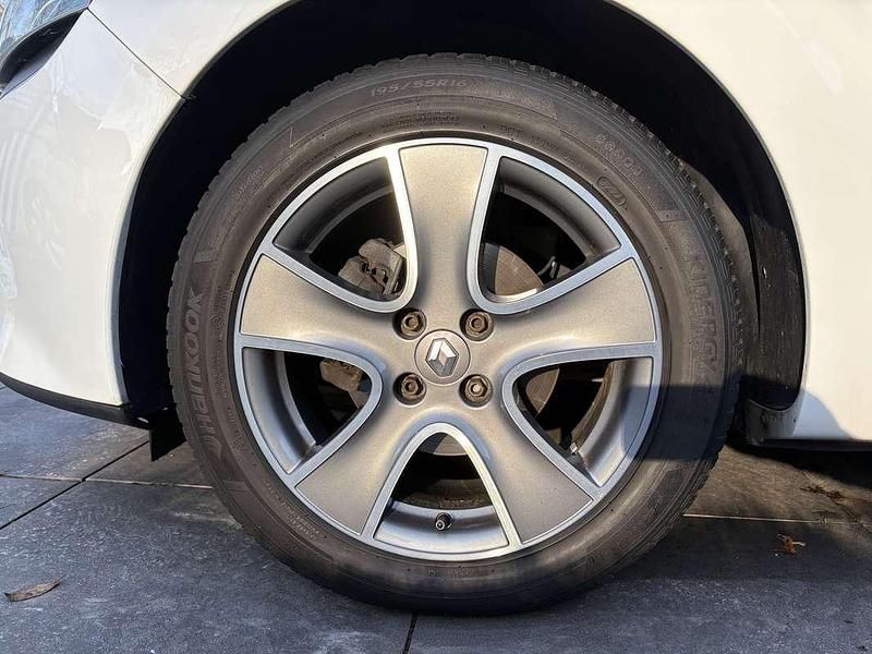 Occasion Renault Clio GrandTour Night&Day 90 PK (66 kW) 2015 Wit Stationwagen