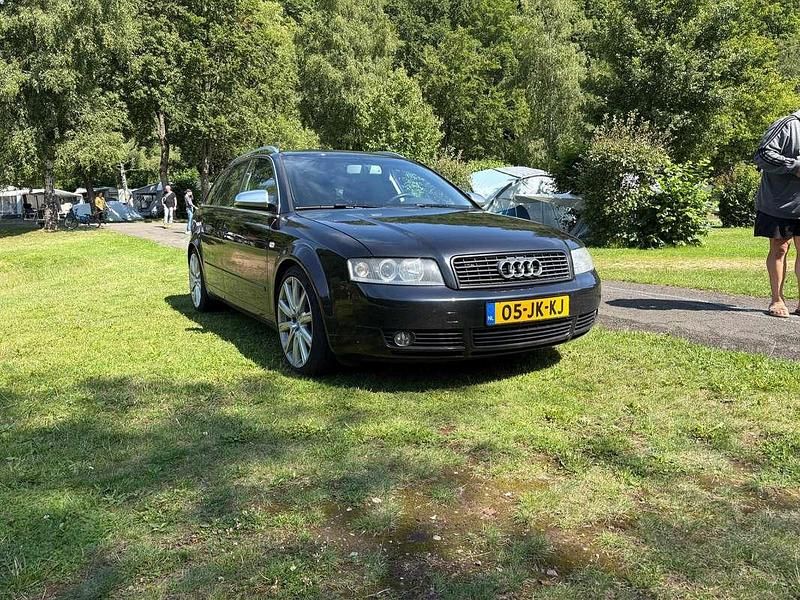Zwart Gebruikt 2002 Audi A4 Exclusive Stationwagen | € 4.500 (Duur) - Afbeelding 1/4