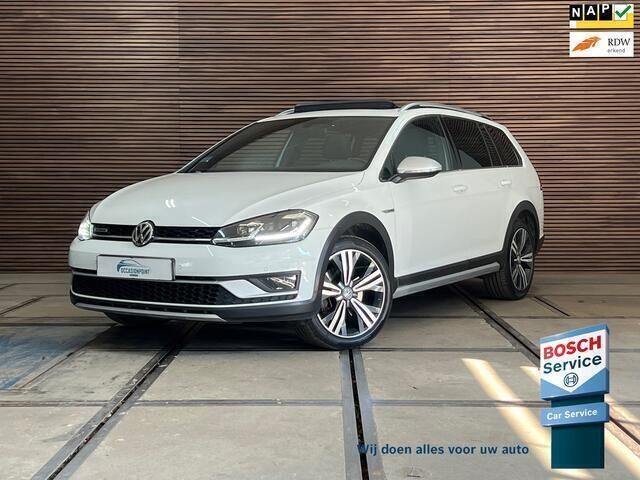 Wit Gebruikt 2017 VW Golf Alltrack Stationwagen | € 19.890 - Afbeelding 1/4
