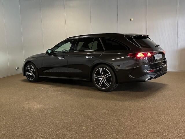 Grijs Gebruikt 2024 Mercedes 200 AMG Stationwagen | € 61.900 (Eerlijke prijs) - Afbeelding 1/3