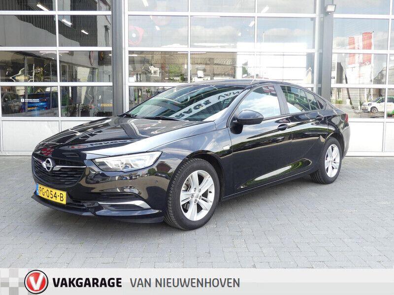 Zwart Gebruikt 2017 Opel Insignia Edition Hatchback | € 15.995 (Eerlijke prijs) - Afbeelding 1/4