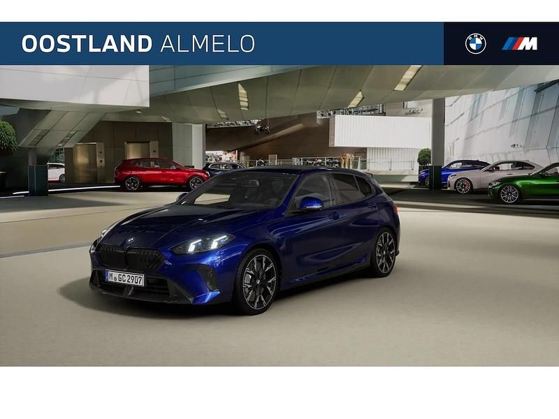 Blauw Nieuw 2025 BMW 120 Comfort Edition Hatchback | € 58.615 (Duur) - Afbeelding 1/4