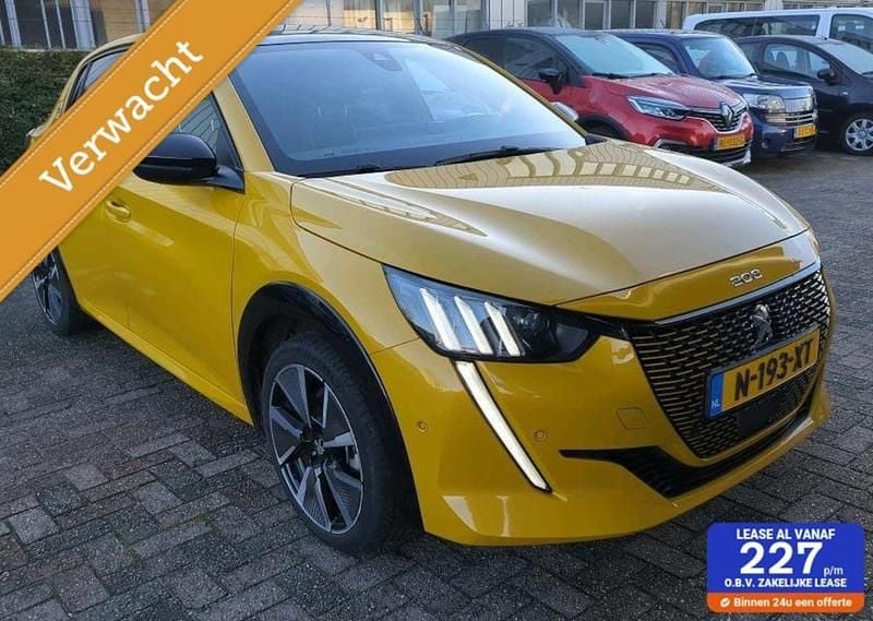 Geel (metallic) Gebruikt 2022 Peugeot e-208 GT Hatchback | € 16.999 (Iets duurder) - Afbeelding 1/4