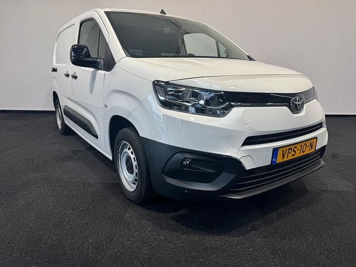 Wit Gebruikt 2022 Toyota Proace City City MPV | € 11.900 (Super prijs) - Afbeelding 1/4