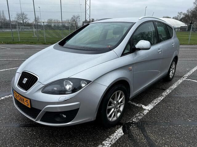 Grijs Gebruikt 2011 Seat Altea XL Style MPV | € 2.250 - Afbeelding 1/4