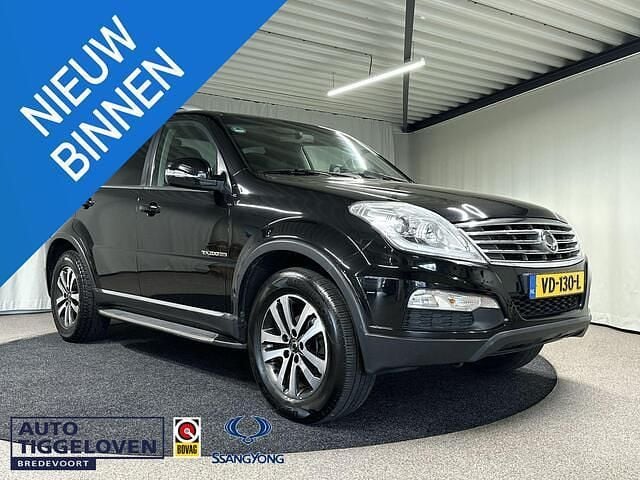 Zwart Gebruikt 2013 Ssangyong (KGM) Rexton Sapphire SUV | € 9.800 (Iets duurder) - Afbeelding 1/4