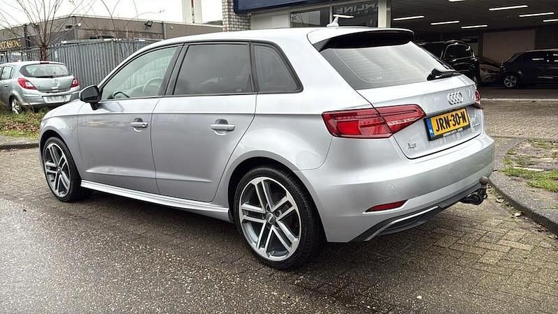 Occasion Audi A3 Sportback e-tron Sport 2016 Grijs (metallic) Hatchback