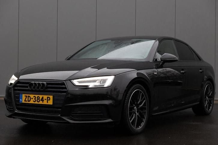 Zwart Occasion 2019 Audi A4 Black Edition Sedan | € 23.999 (Eerlijke prijs) - Afbeelding 1/4