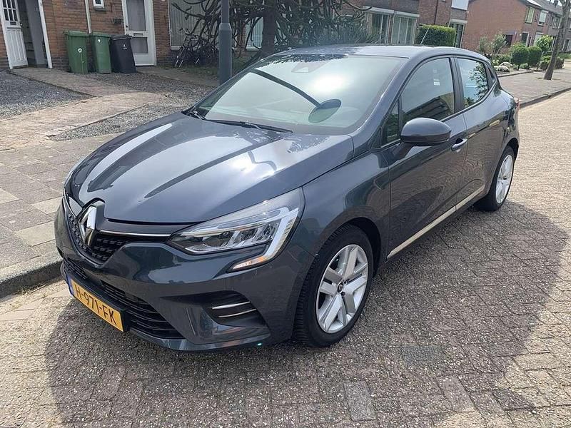 Grijs Gebruikt 2020 Renault Clio V Zen Hatchback | € 11.500 (Eerlijke prijs) - Afbeelding 1/4