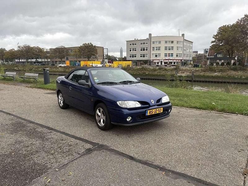 Gebruikt 1997 Renault Mégane Cabriolet Cabriolet | € 2.500 - Afbeelding 1/4