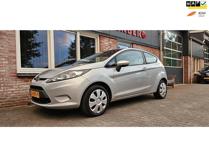 Grijs Gebruikt 2012 Ford Fiesta Hatchback | € 4.950 (Goede deal) - Afbeelding 1/4