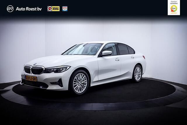 Wit Gebruikt 2020 BMW 318 Sport Line Sedan | € 27.750 (Goede deal) - Afbeelding 1/4