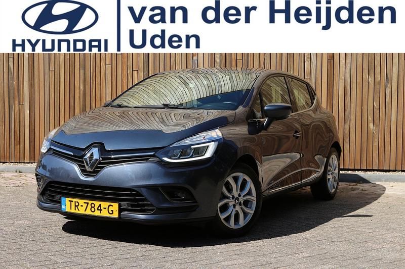 Grijs Gebruikt 2018 Renault Clio IV Intens Hatchback | € 10.950 - Afbeelding 1/4