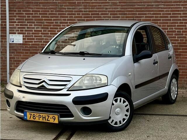 Grijs (metallic) Gebruikt 2005 Citroën C3 Hatchback | € 995 (Goede deal) - Afbeelding 1/4