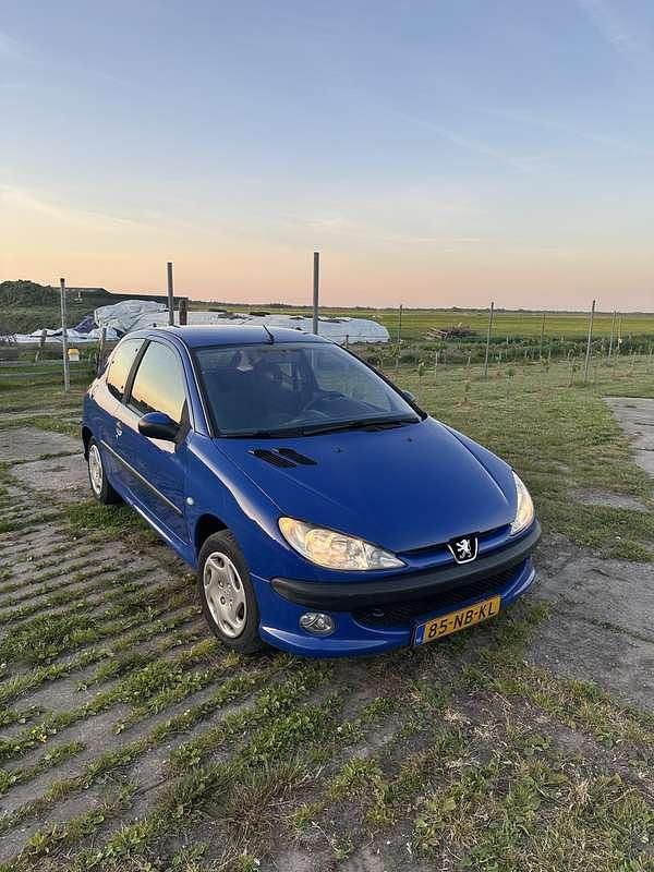 Blauw Gebruikt 2003 Peugeot 206 Hatchback | € 800 (Eerlijke prijs) - Afbeelding 1/4