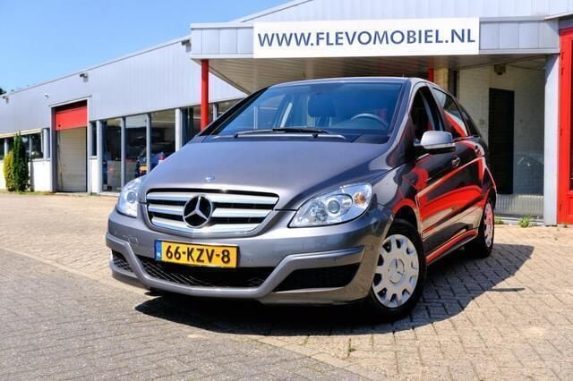 Grijs Gebruikt 2010 Mercedes B180 Business MPV | € 7.250 (Eerlijke prijs) - Afbeelding 1/4