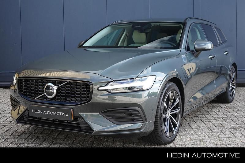 Groen Gebruikt 2025 Volvo V60 Stationwagen | € 56.995 (Duur) - Afbeelding 1/4